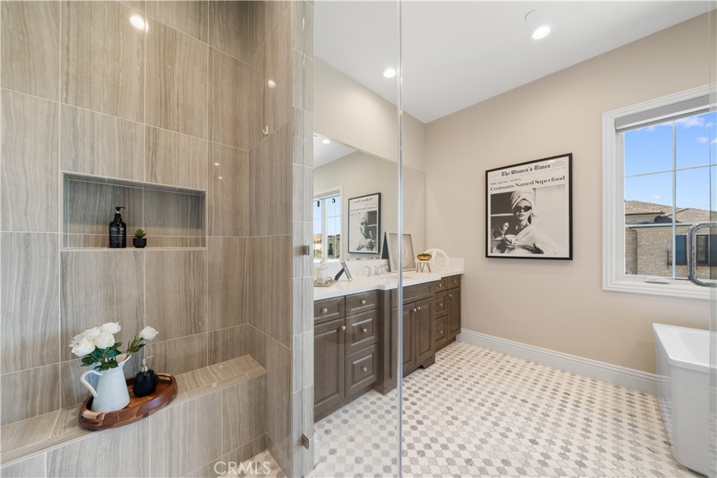 MLS #OC25281240 image #34