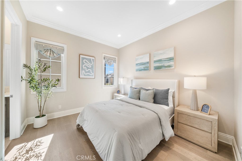 MLS #OC25281240 image #38