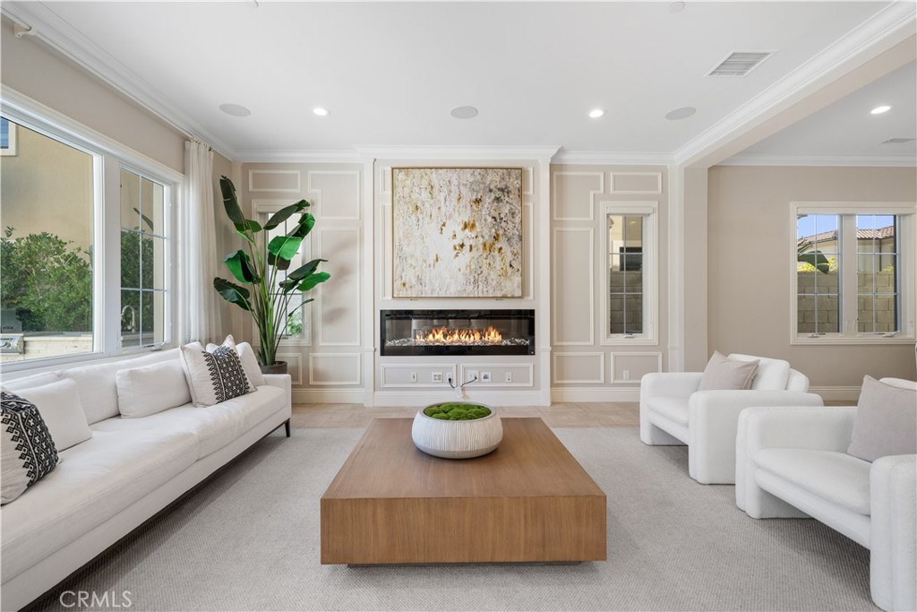 MLS #OC25281240 image #9