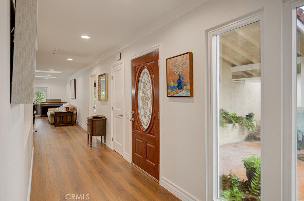 MLS #OC25281366 image #1