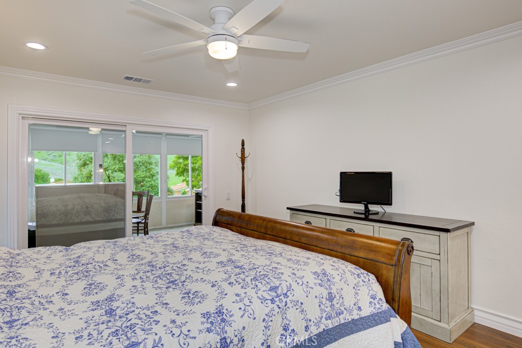 MLS #OC25281366 image #16