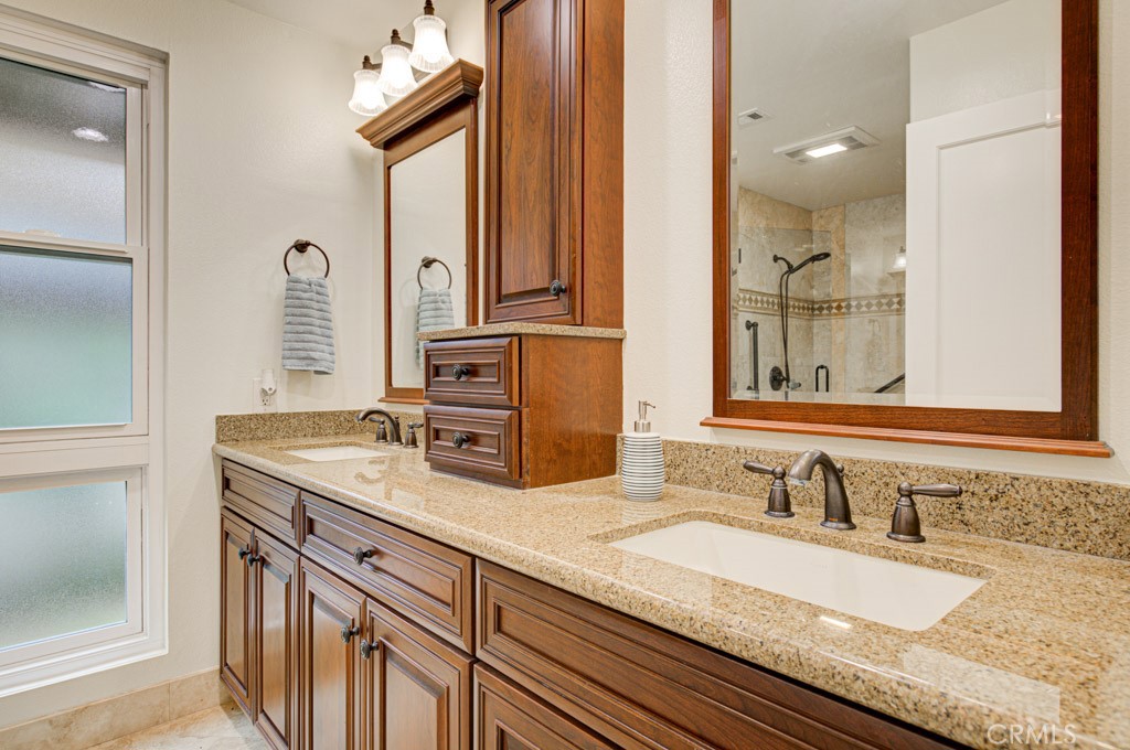 MLS #OC25281366 image #19