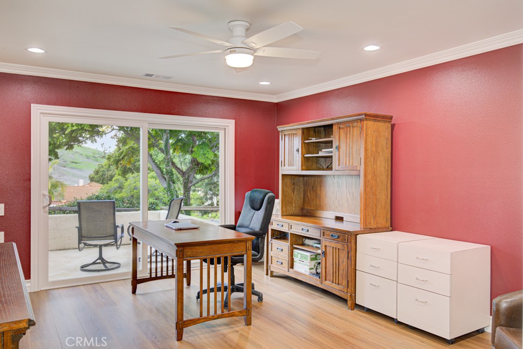 MLS #OC25281366 image #21