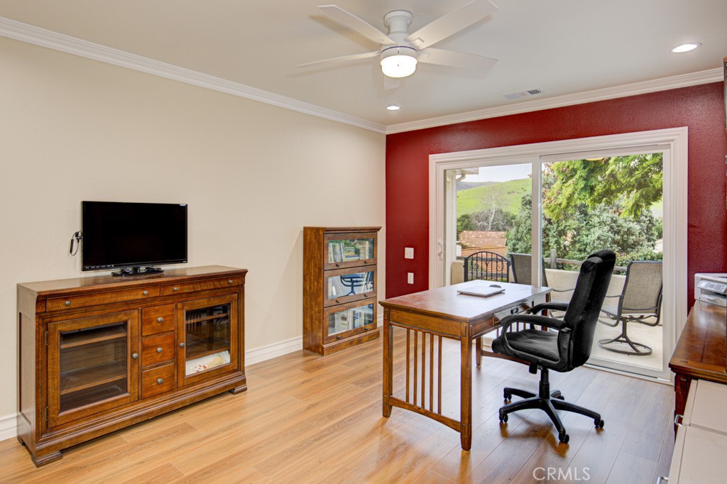 MLS #OC25281366 image #23