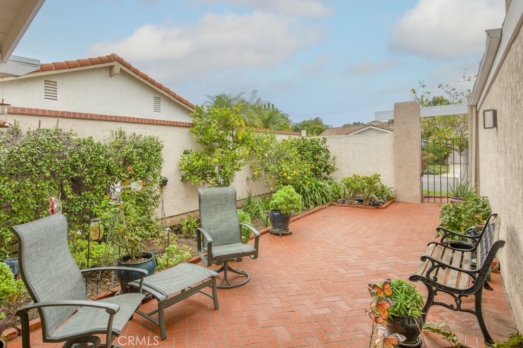 MLS #OC25281366 image #40