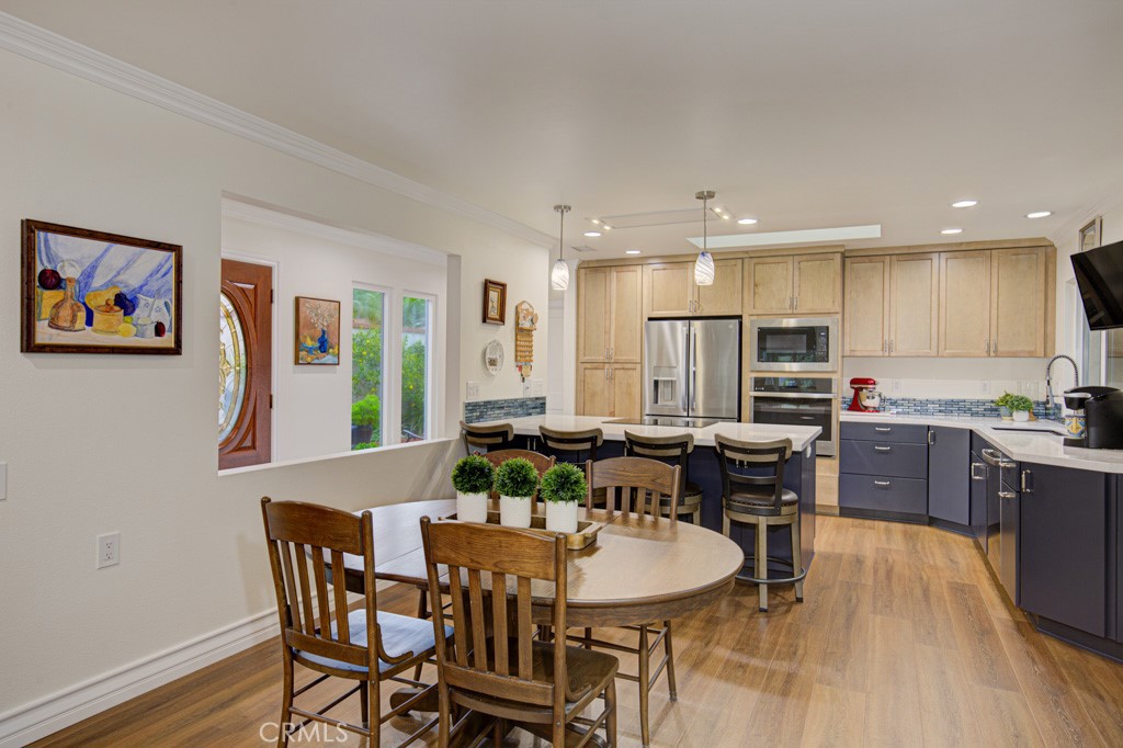 MLS #OC25281366 image #5