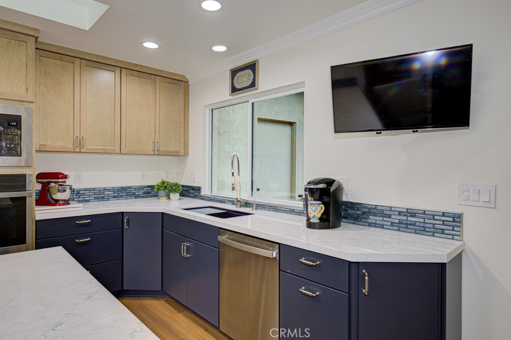 MLS #OC25281366 image #7