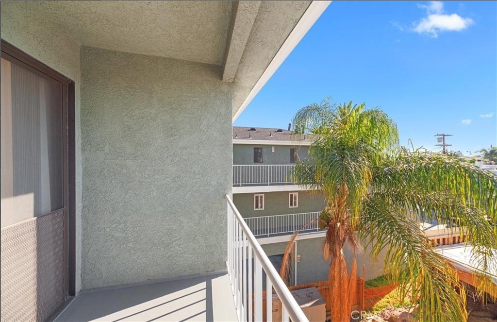 MLS #OC25281662 image #17