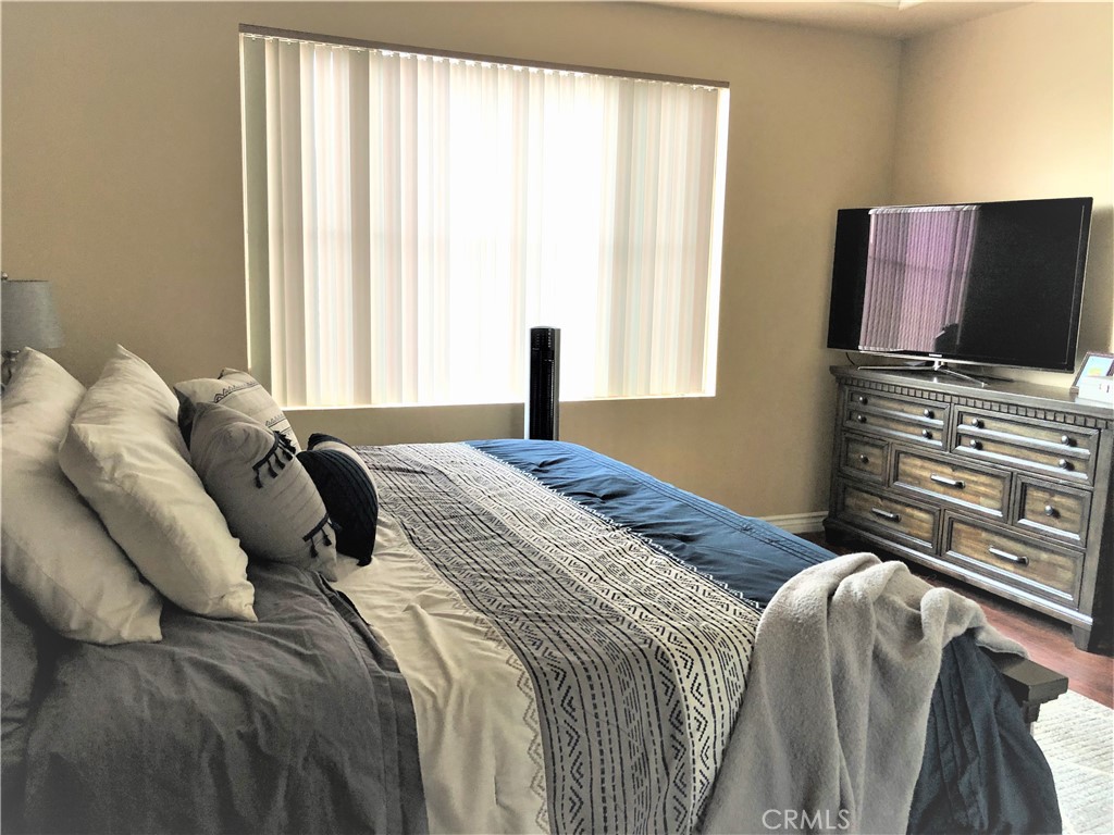 MLS #OC25281866 image #17