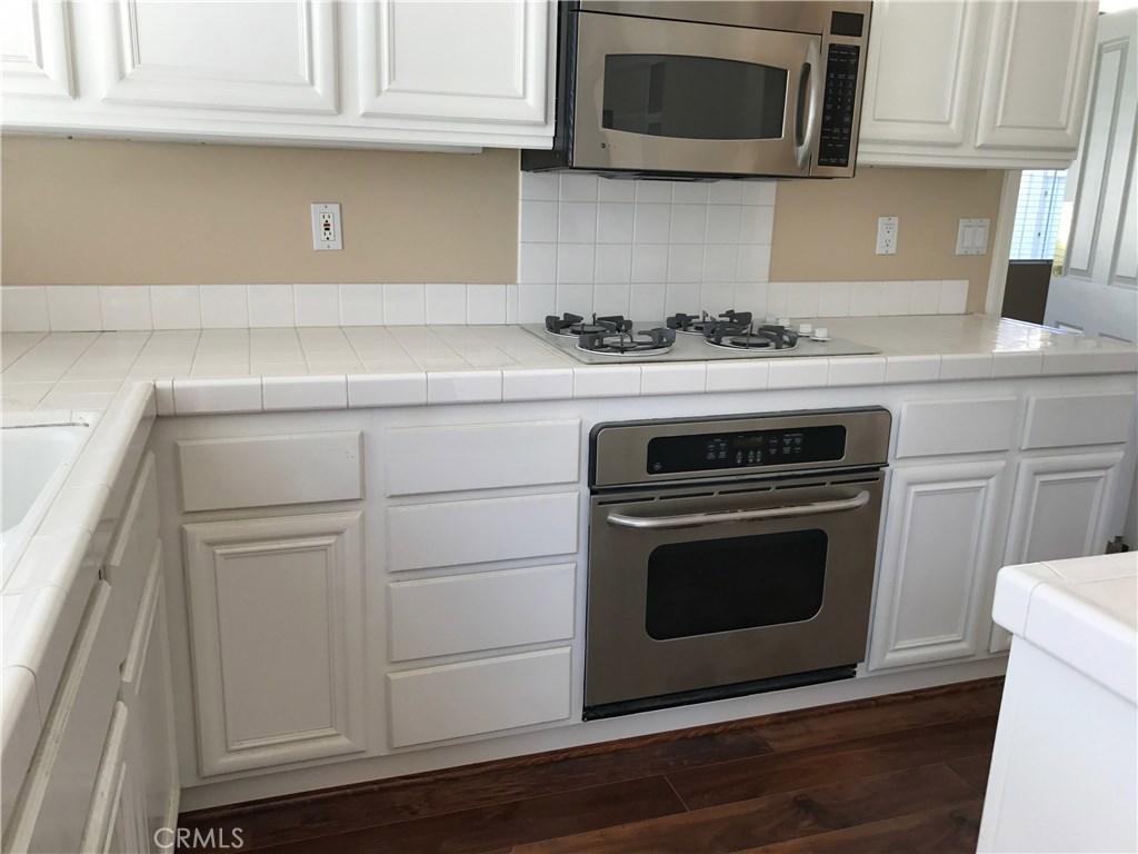 MLS #OC25281866 image #2