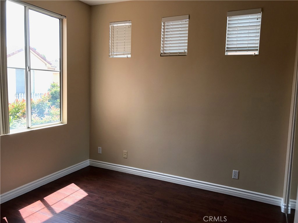 MLS #OC25281866 image #20