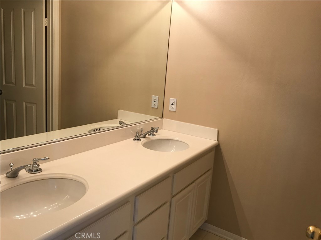 MLS #OC25281866 image #25