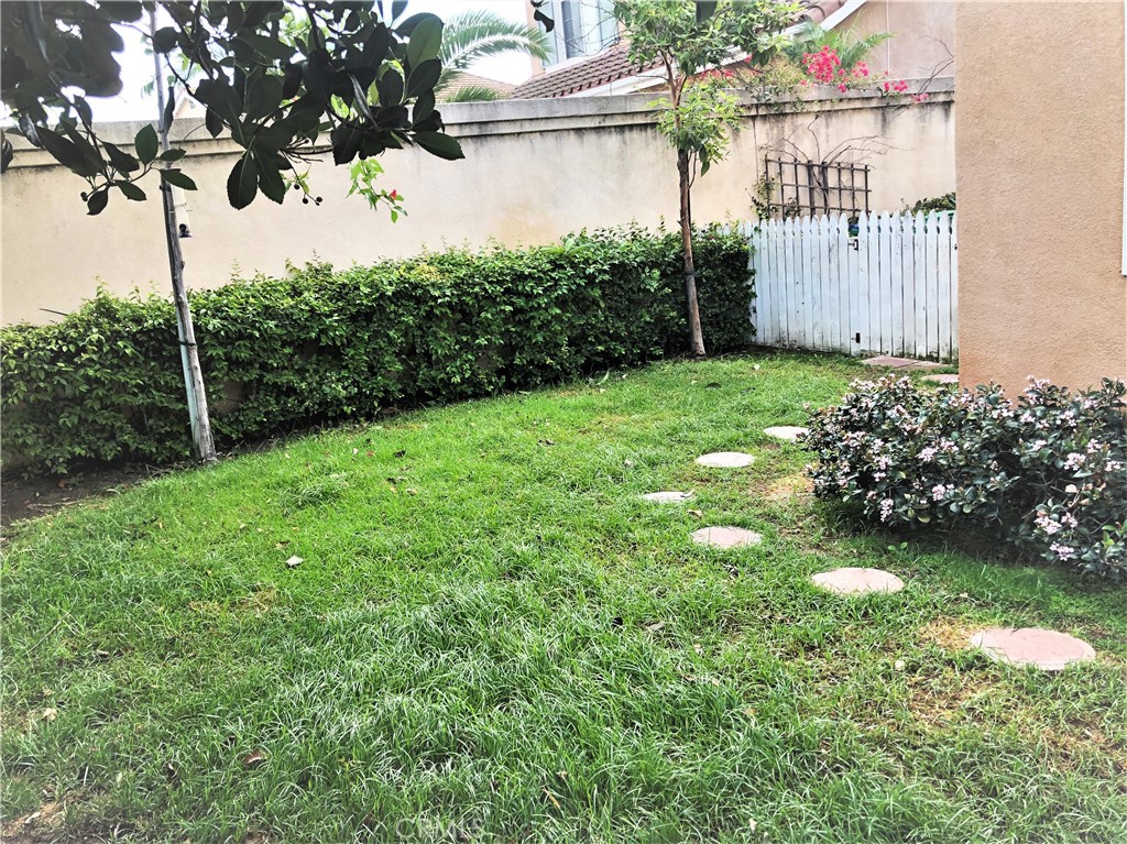 MLS #OC25281866 image #27