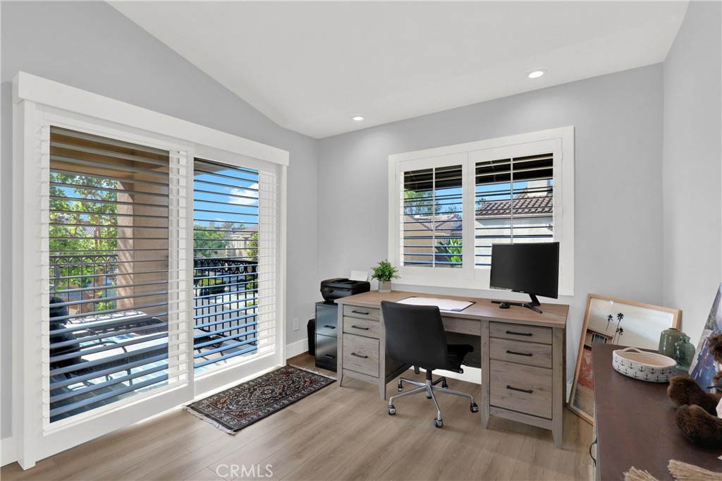 MLS #OC25281871 image #15