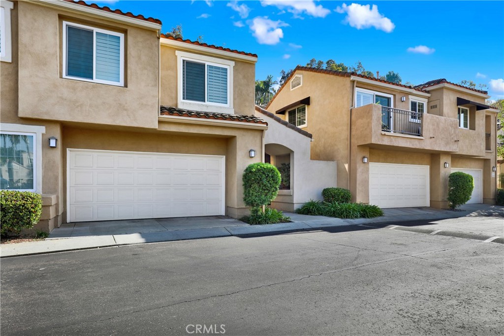 MLS #OC25281871 image #17