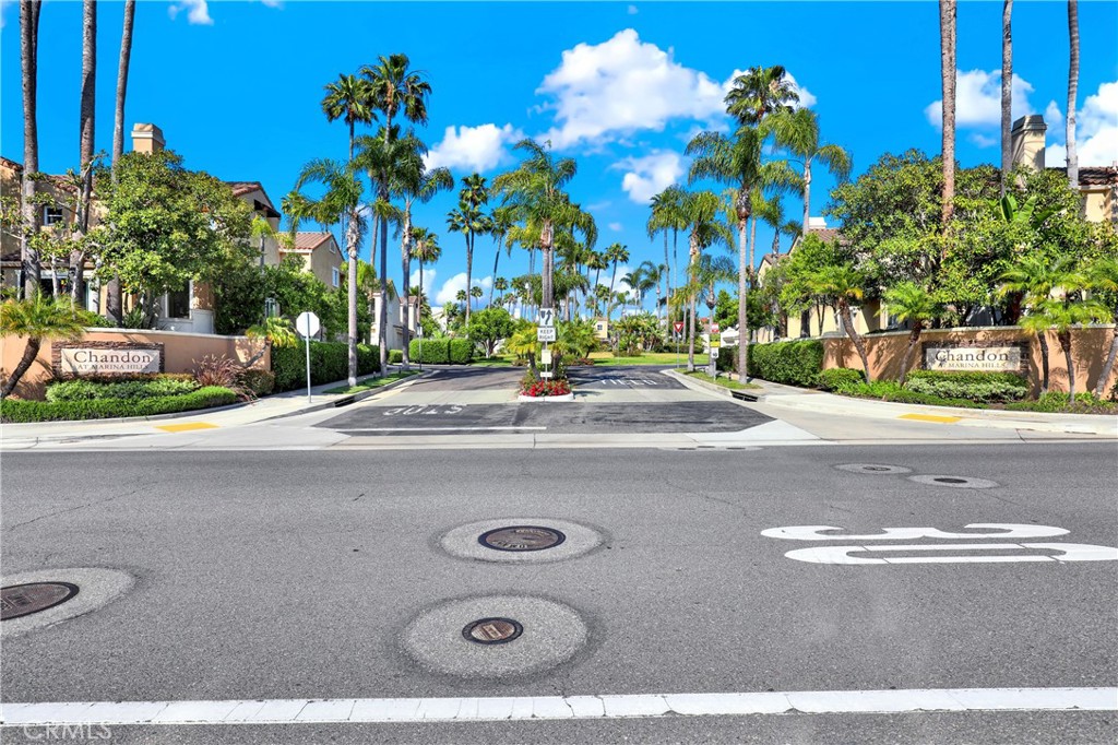 MLS #OC25281871 image #19