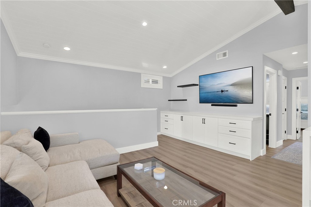 MLS #OC25281871 image #3