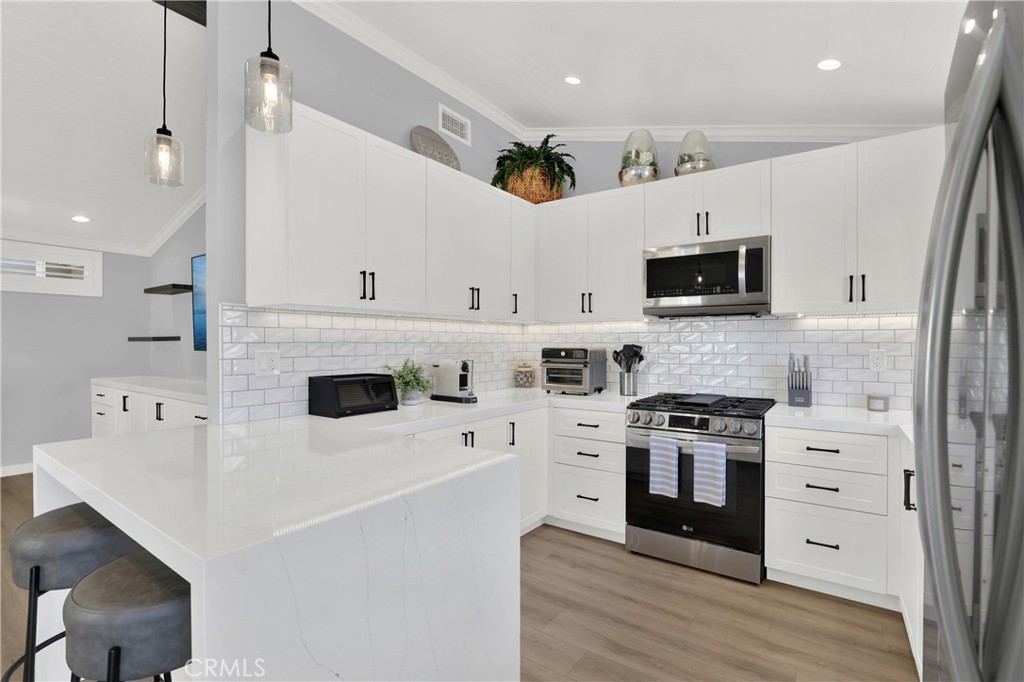 MLS #OC25281871 image #6