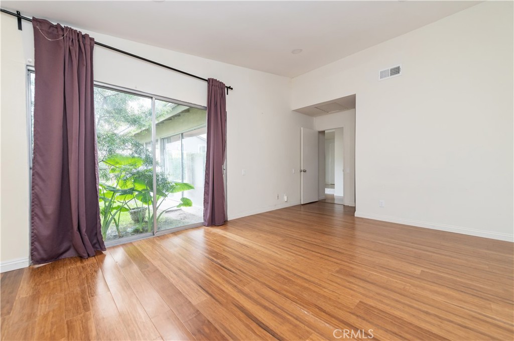 MLS #OC25282254 image #14