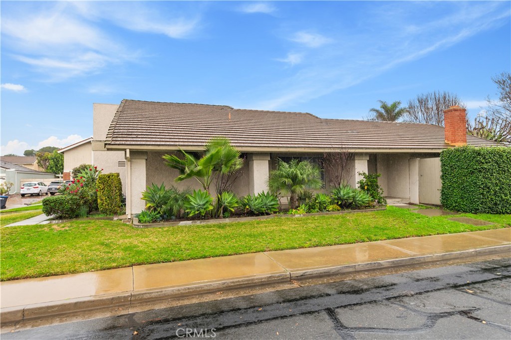 MLS #OC25282254 image #2