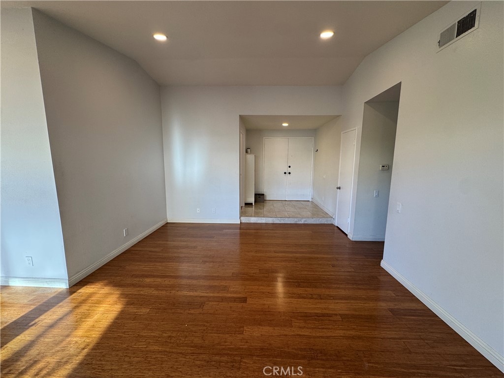 MLS #OC25282254 image #7