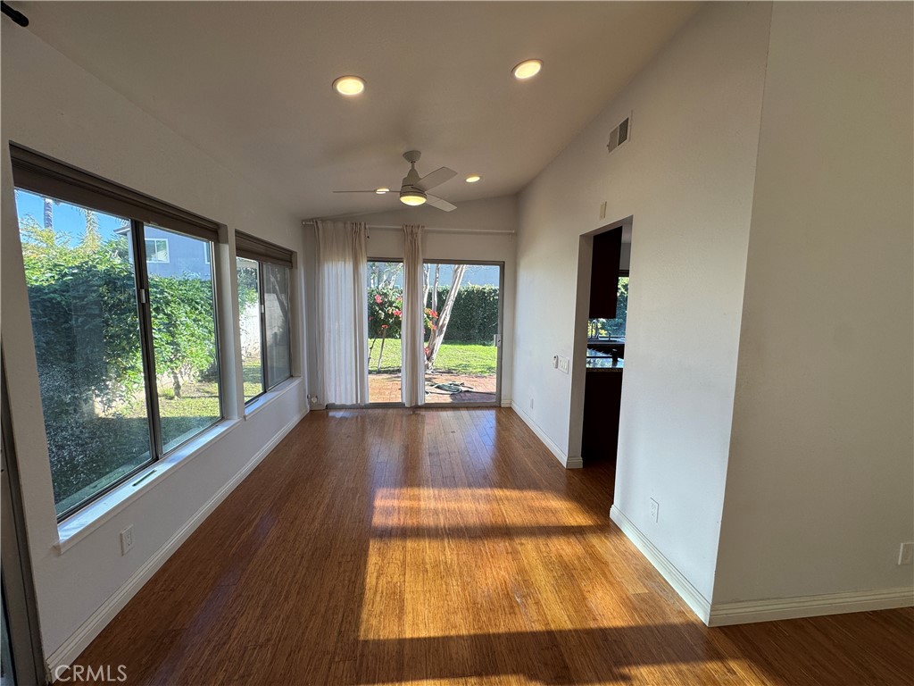 MLS #OC25282254 image #8