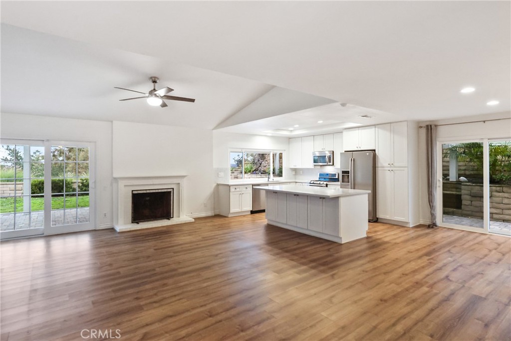 MLS #OC25282330 image #1