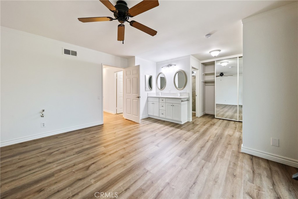 MLS #OC25282330 image #11