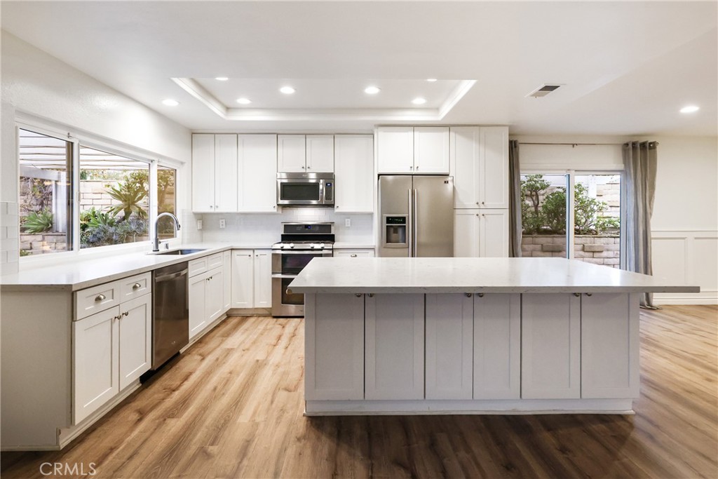 MLS #OC25282330 image #3