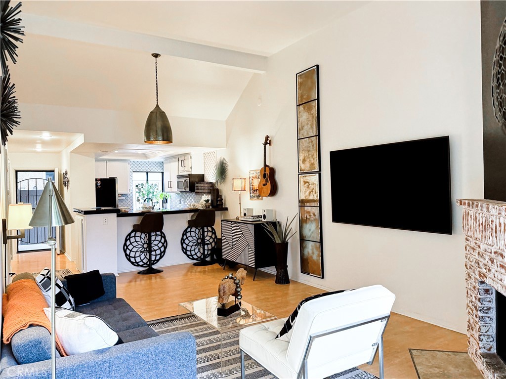 MLS #OC25282465 image #1