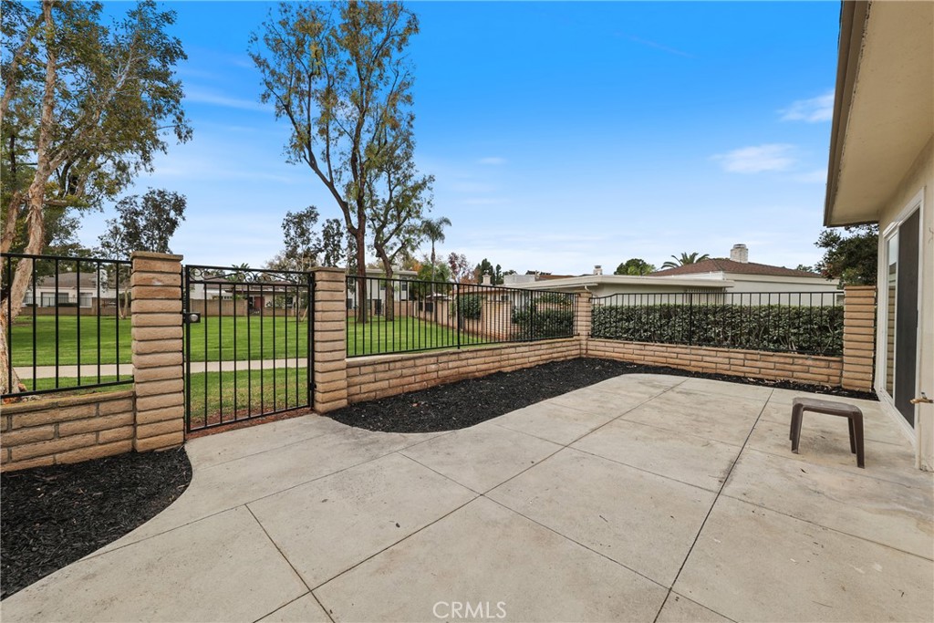 MLS #OC25282468 image #15