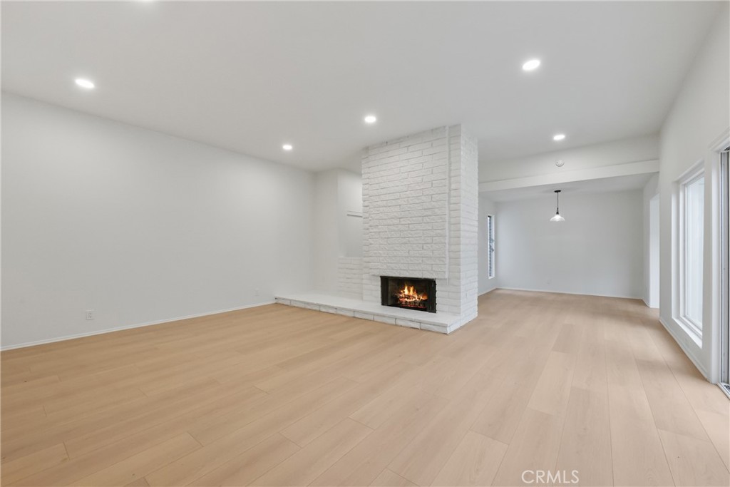 MLS #OC25282468 image #2