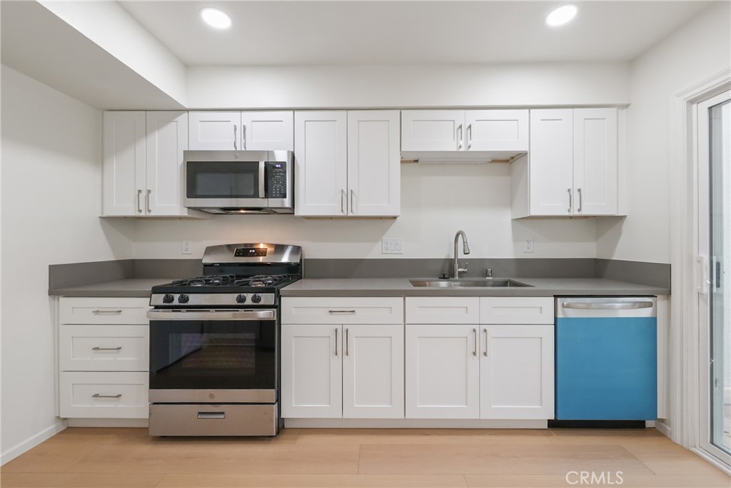 MLS #OC25282468 image #4