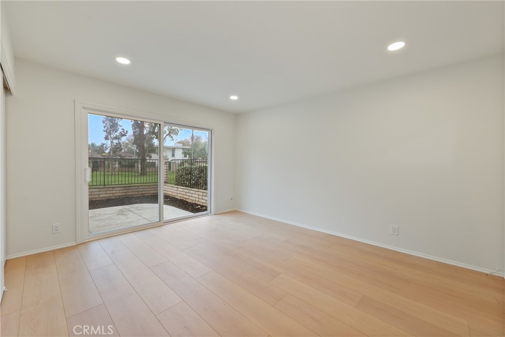 MLS #OC25282468 image #6