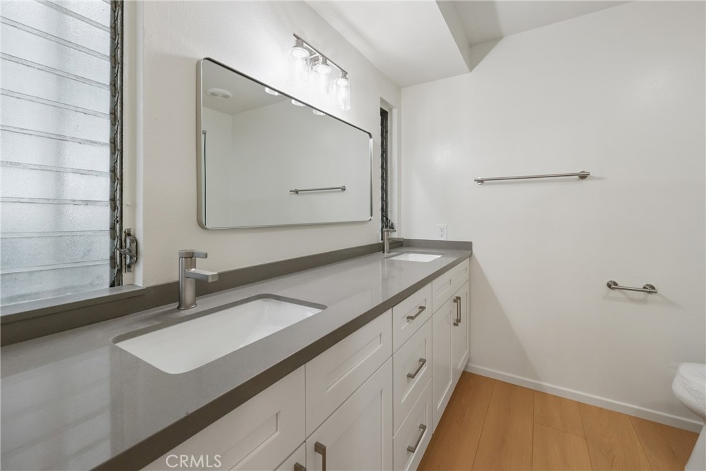 MLS #OC25282468 image #8