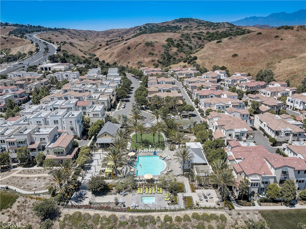 MLS #OC25282518 image #30