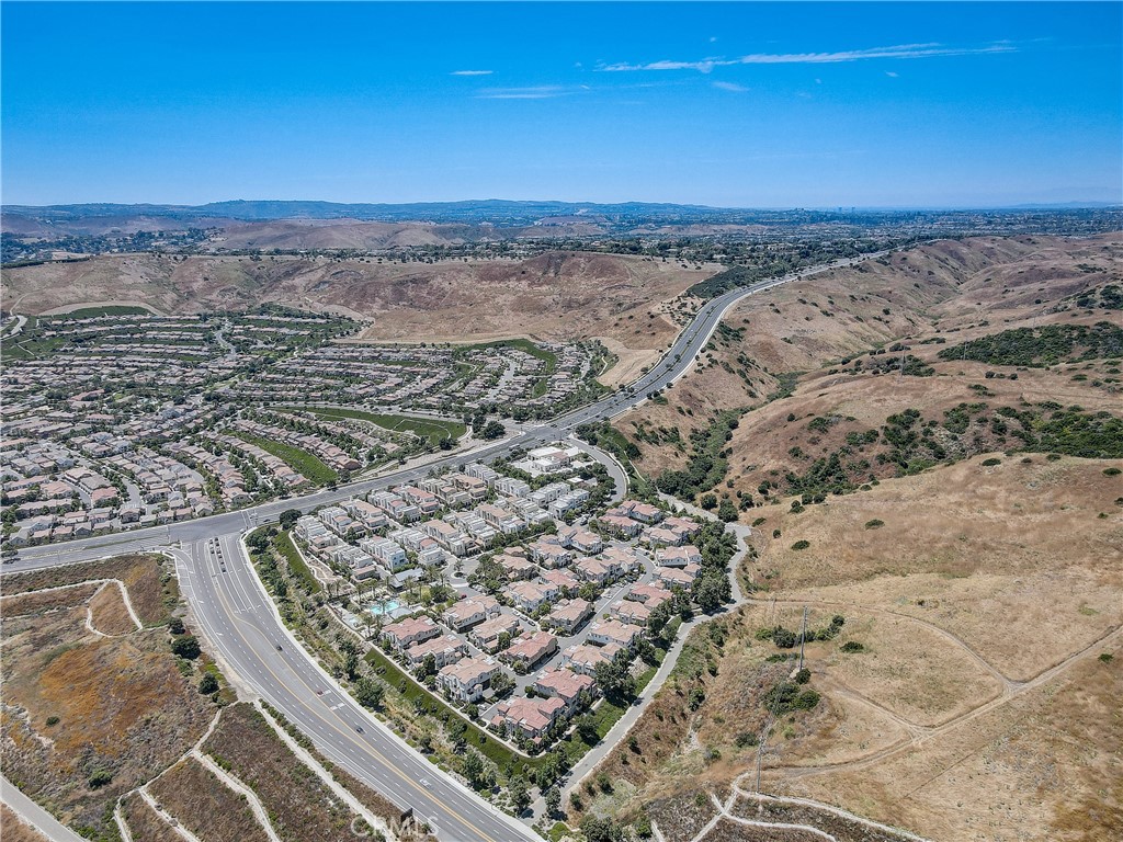 MLS #OC25282518 image #31