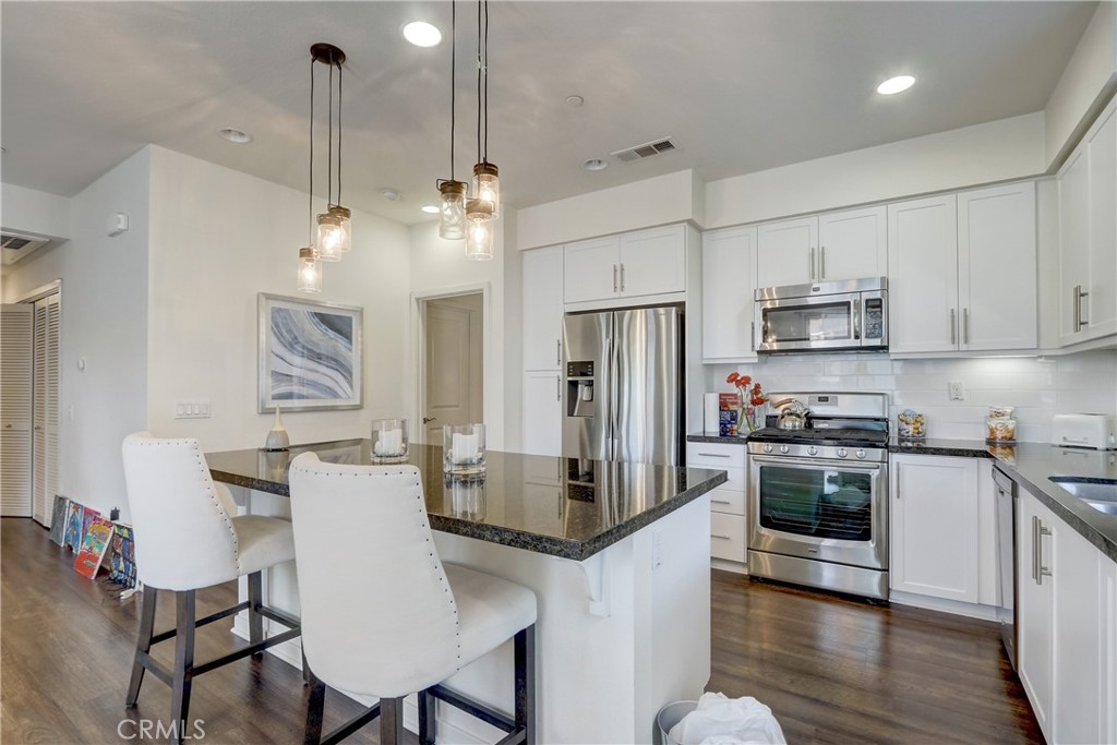 MLS #OC25282518 image #8