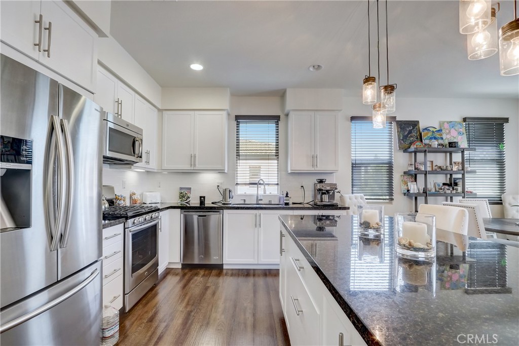 MLS #OC25282518 image #9