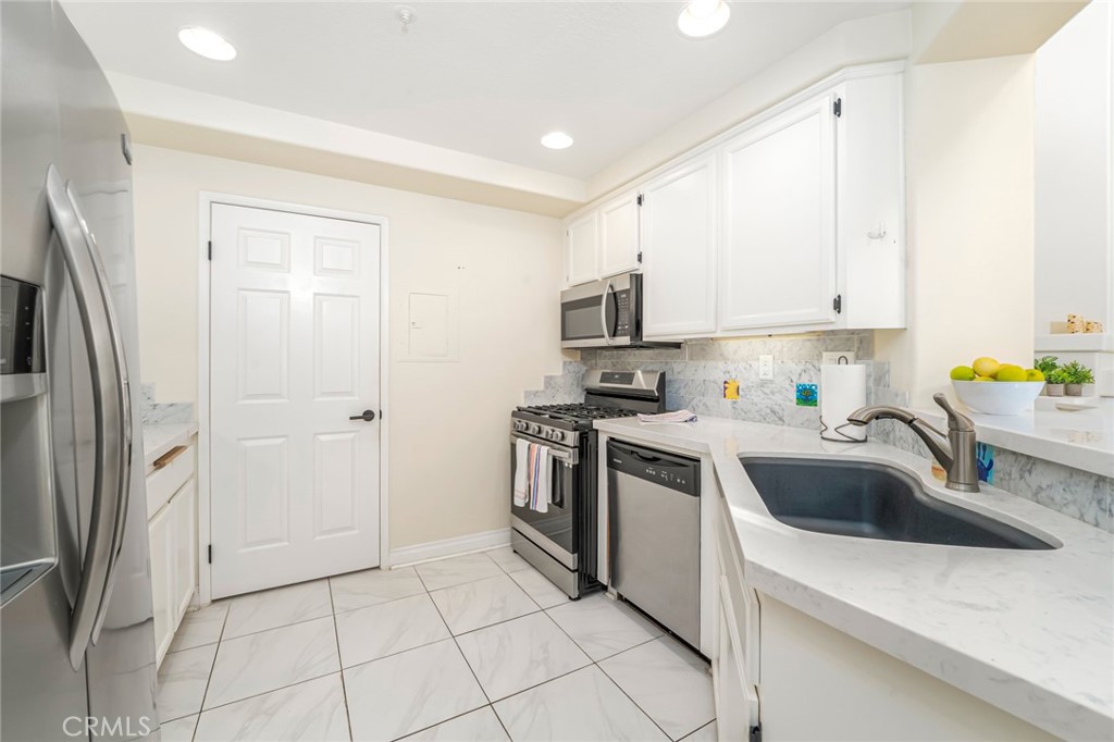 MLS #OC26001488 image #15