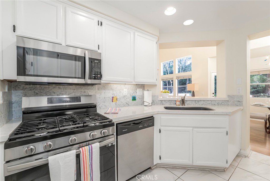 MLS #OC26001488 image #17