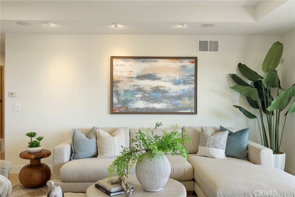 MLS #OC26004204 image #7