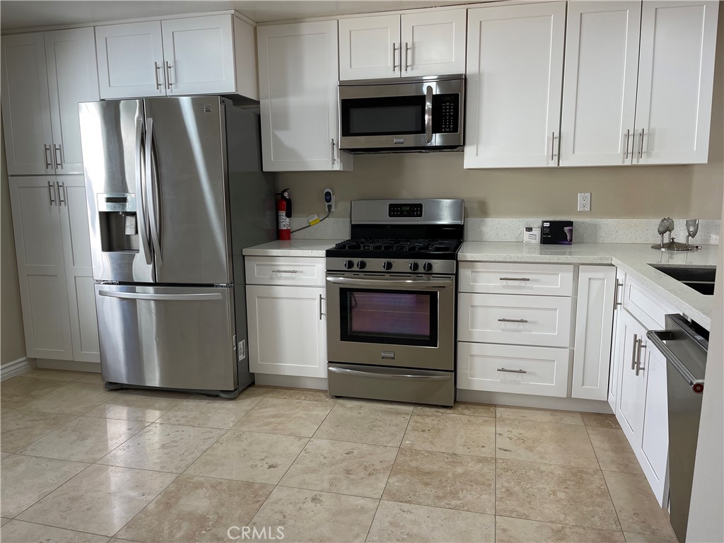 MLS #OC26004362 image #6