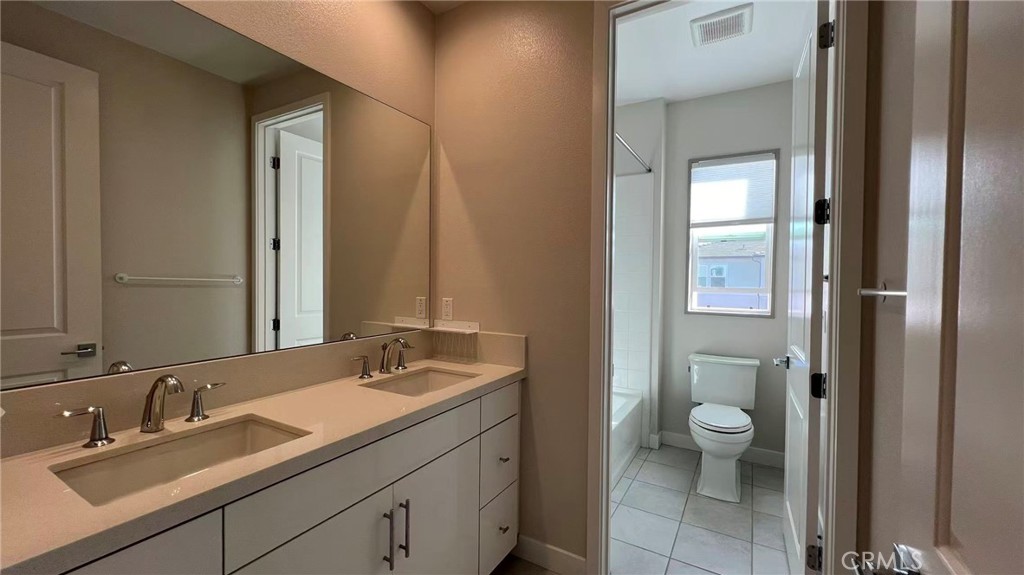 MLS #OC26005283 image #13