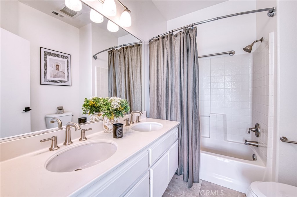 MLS #OC26005815 image #10