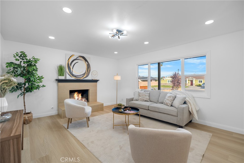 MLS #OC26006335 image #0