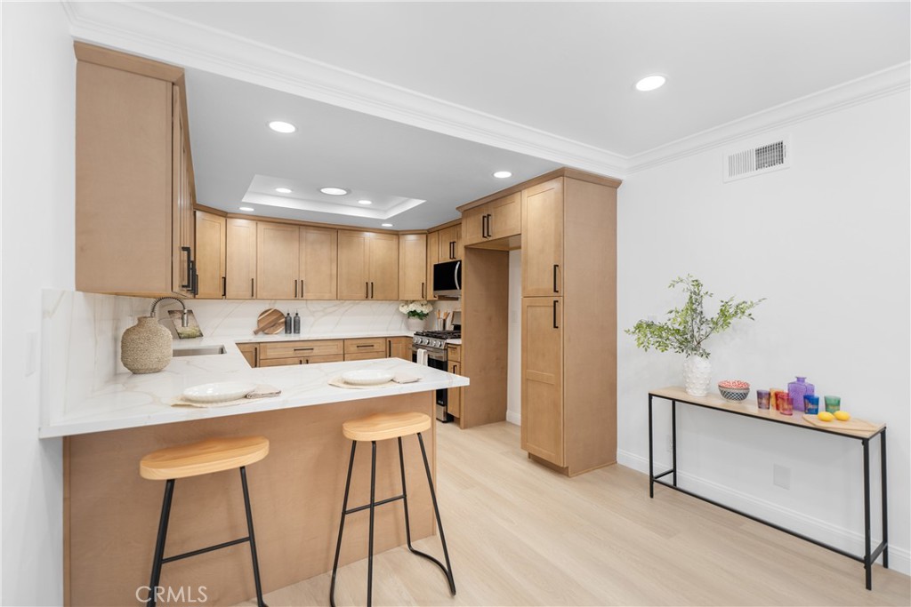 MLS #OC26006335 image #11