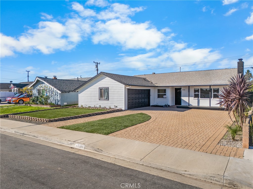 MLS #OC26006335 image #2