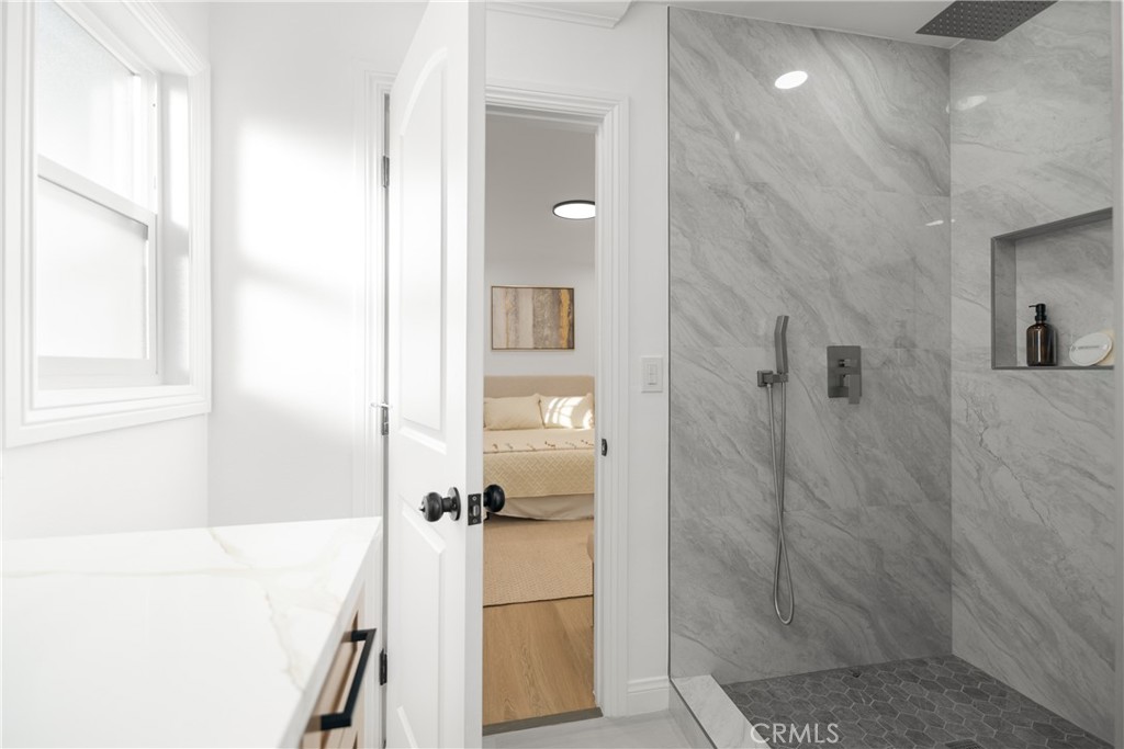 MLS #OC26006335 image #24