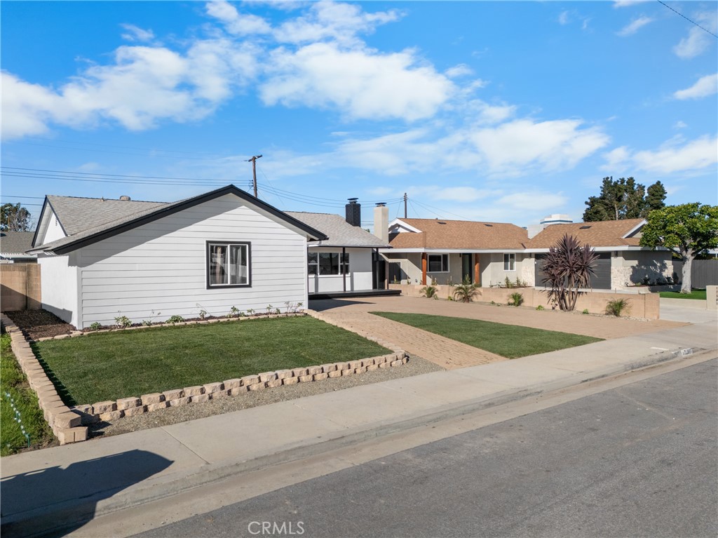 MLS #OC26006335 image #3